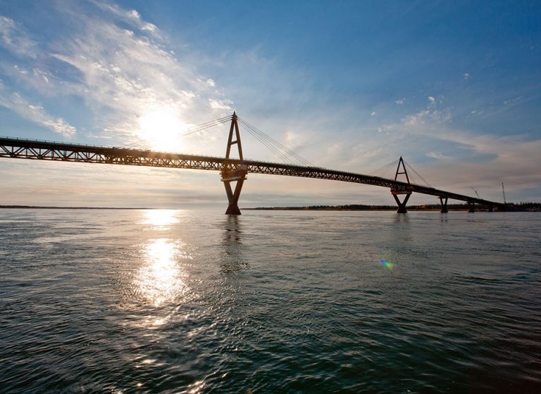 Deh Cho Bridge - McElhanney